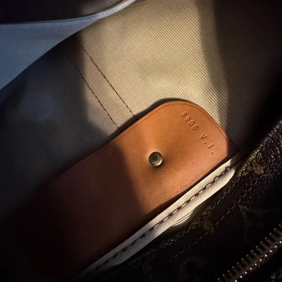 Authentic Louis Vuitton Sirius Monogram Double zipper soft suitcase Travel bag - Picture 5 of 6